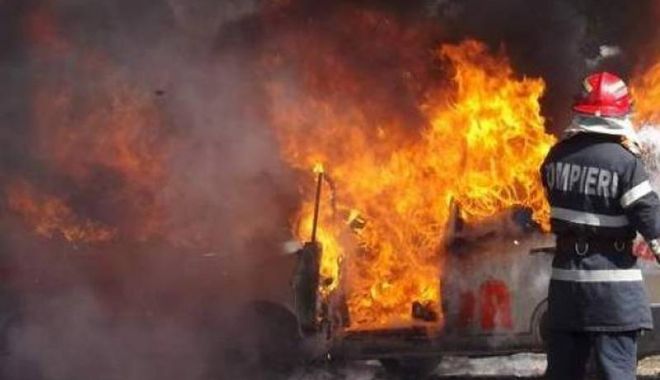 Incendiu la un autoturism de pe strada I.G. Duca din Constanța - incendiumasina-1531042739.jpg