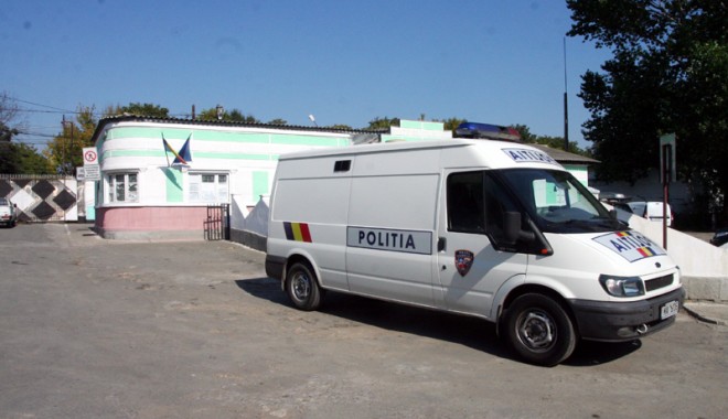 Incendiu la farmacia Penitenciarului Poarta Albă - incendiupenitenciar-1402938769.jpg