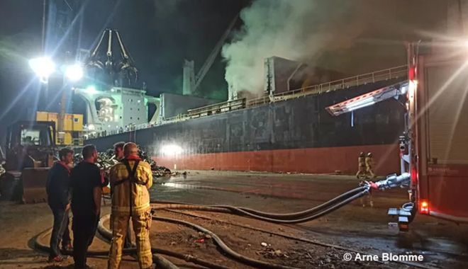 Incendiu pe o navă în Belgia - incendiupeonavainbelgia-1656061318.jpg