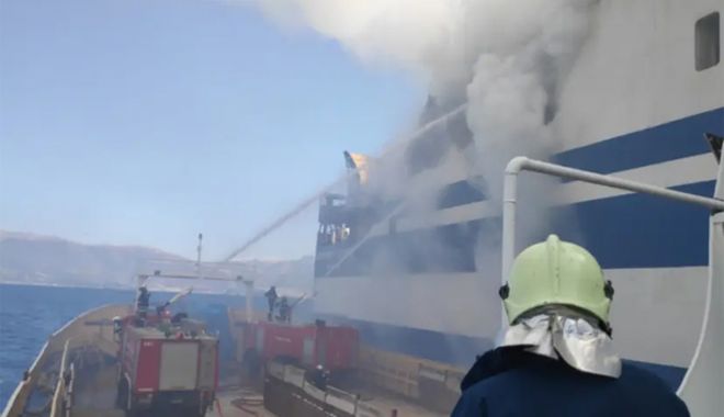 Incendiu pe o navă ro-ro, în Pireu - incendiupeonavaroroinpireu-1655967141.jpg