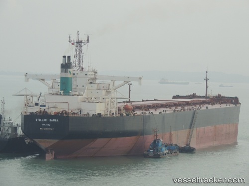 Incendiu pe un mineralier gigant - incendiupeunmineraliergigant-1527688859.jpg