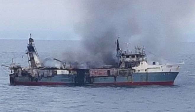 Incendiu pe un pescador în Atlanticul de Sud - incendiupeunpescadorinatlanticul-1603268728.jpg