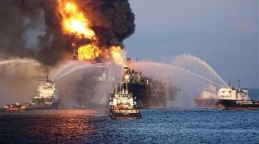 Incendiu pe un tanc petrolier - incendiupeuntanc-1457443446.jpg