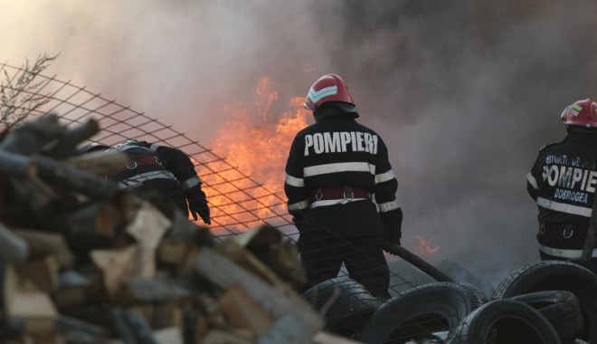 Numărul piromanilor din Constanța, în creștere - incendiupompierfoccauciucuri6613-1357911229.jpg