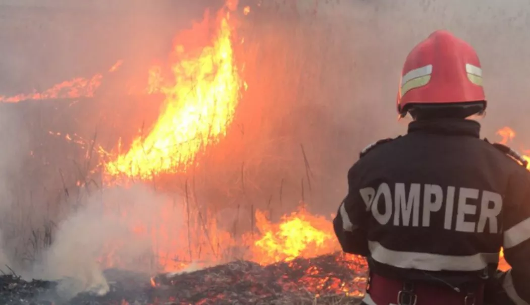 Incendiu devastator în timpul nopții. O locuință a ars complet - incendiupompieri1-1780555714.webp