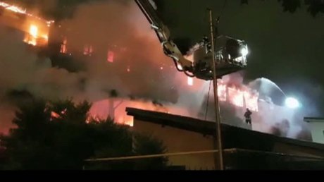 Incendiu puternic la un bloc! Anchetă de proporții: Dezvoltatorul, acuzat de nereguli - incendiuputernic12956000-1536397183.jpg