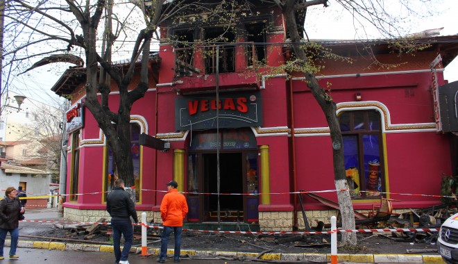 Flăcări, fum, panică și vieți luate mult prea devreme. Ce a lăsat în urmă incendiul de la restaurantul Beirut - Galerie Foto și Video - incendiurestaurantbeirutbulevard-1396844653.jpg