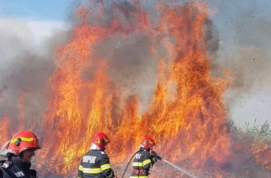 Circulaţia feroviară pe Magistrala Bucureşti - Constanţa, oprită temporar! Zece trenuri staţionează