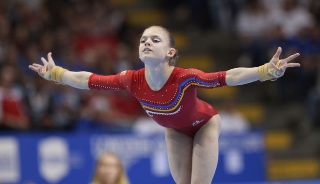 Încep Campionatele Europene de gimnastică. 