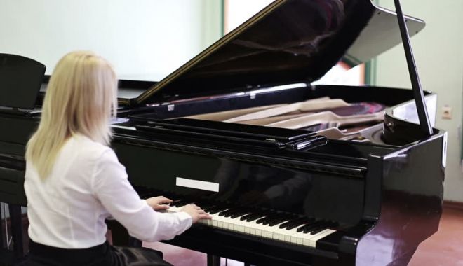 Începe competiţia internaţională dedicată tinerilor pianişti - incepecompetitia-1635358367.jpg