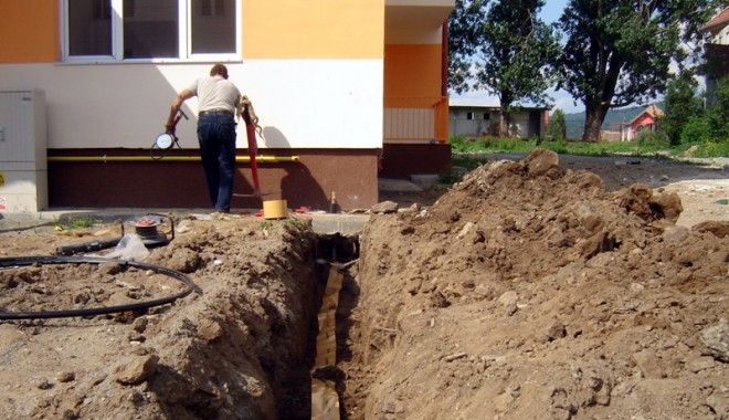 Încep lucrările la rețelele de gaze din Costinești  și 23 August - inceplucrarile-1399567365.jpg