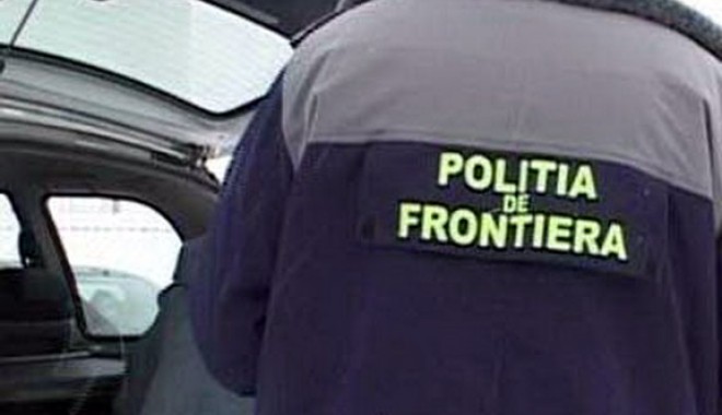Încercau să scoată mașini  din țară cu acte false - incercausascoatamasinidintara-1396445654.jpg