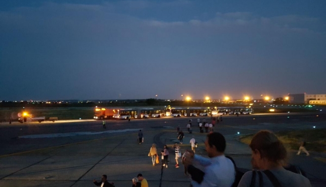 INCIDENT PE AEROPORT. O aeronavă Airbus a ieșit de pe pistă - incident-1498197151.jpg