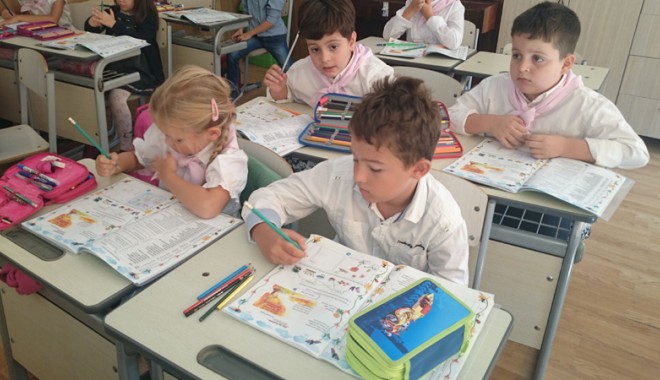 CÂND VOR AJUNGE MANUALELE DE CLASA I PE BĂNCILE ȘCOLARILOR - incredibil-1412703894.jpg
