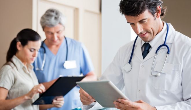 Ministerul Sănătăţii: Indemnizaţiile medicilor specialişti şi primari care efectuează gărzi, nu se modifică