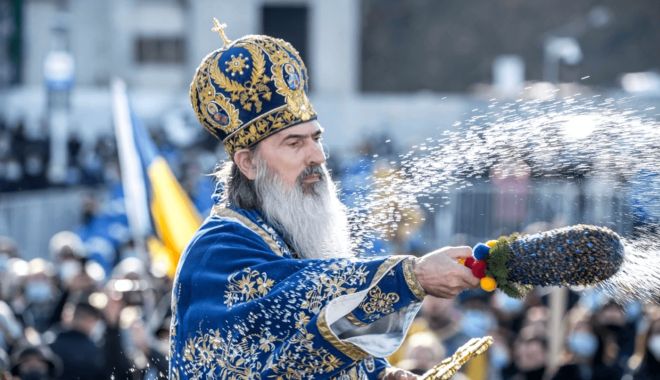 Când începe preotul să meargă cu botezul pentru sfinţirea casei. Ce să faci să-ţi meargă bine tot anul