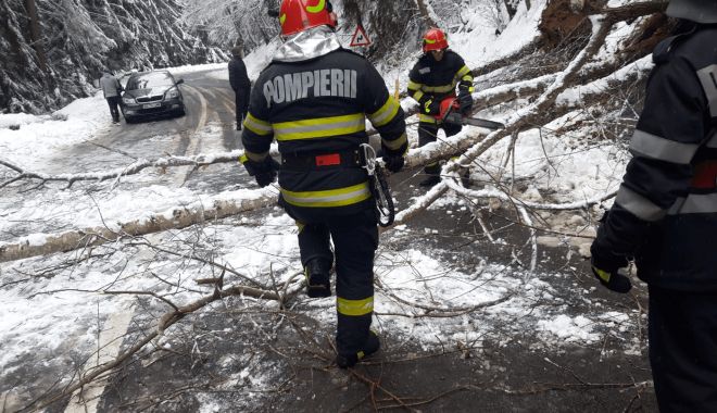 Peste 5.000 de pompieri, cu peste 4.000 mijloace tehnice, pregătiţi să intervină, în contextul prognozelor meteorologilor