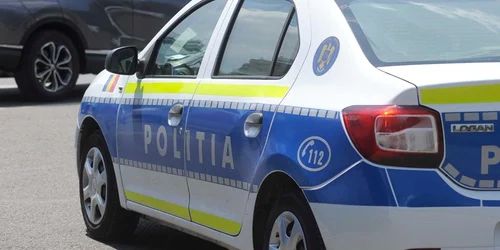 O șoferiță de 23 de ani a fost blocată în trafic și forțată să urce într-un autoturism