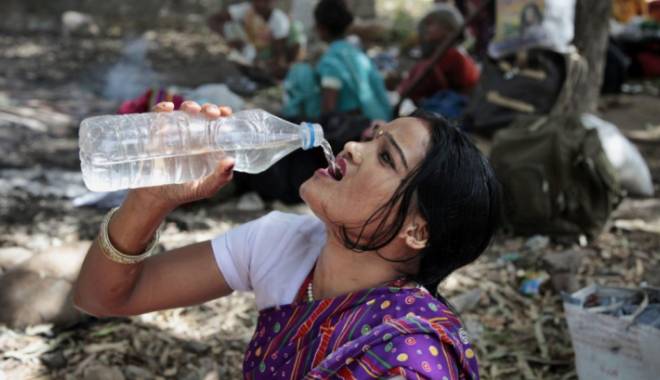 Bilanț tragic în India. 2200 de oameni au murit din cauza caniculei - indiawaterwoman1024x70241189500-1433173169.jpg