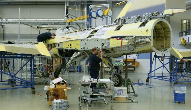 Industria de apărare va fi implicată în procesul de înzestrare a armatei - industriadeapararevafiimplicatai-1590071750.jpg