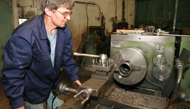 Industria prelucrătoare a fost 