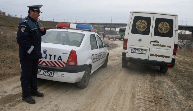 Bărbat găsit mort pe plaja din Năvodari - inec-1363336614.jpg
