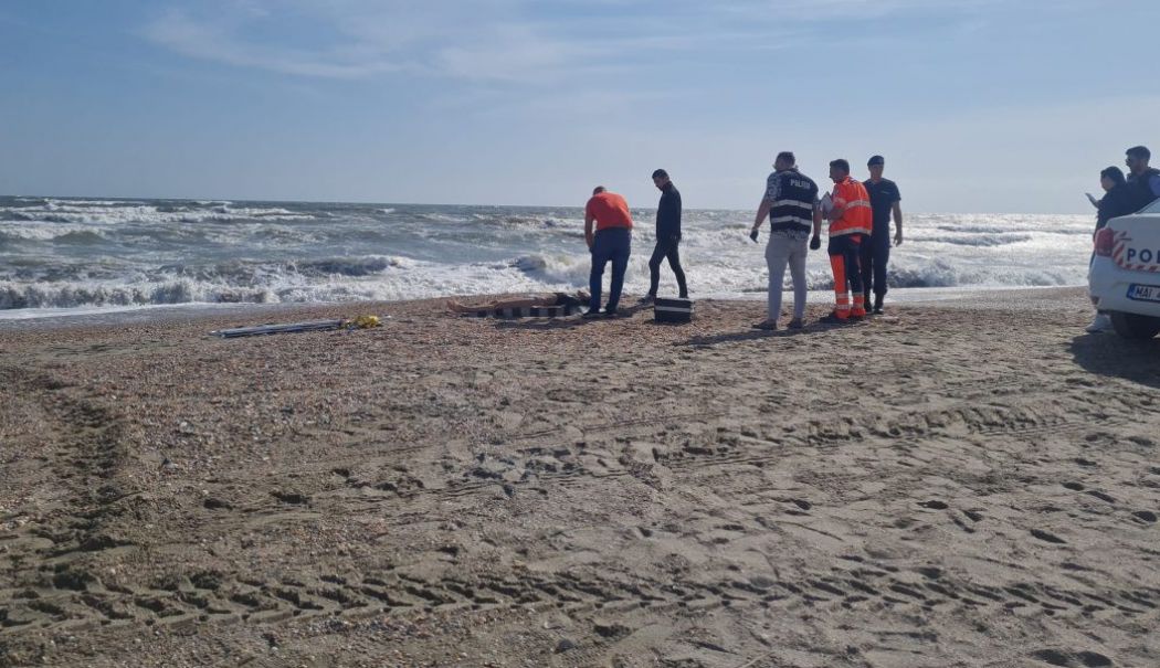 ALERTĂ LA CONSTANŢA! Un bărbat a fost scos inconștient din mare. Nu a răspuns protocolului de resuscitare