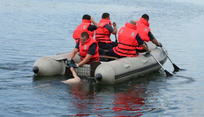 VIDEO / Alertă pe mare! Un cadavru plutește în Eforie Sud, zona Capul Turcului - inecat-1534168736.jpg