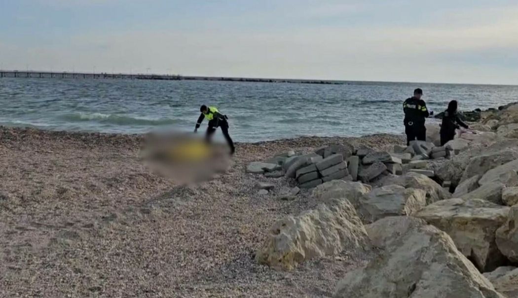 Tragedie de Florii, în stațiunea Mamaia. Un bărbat a murit înecat în mare - inecat-1714286982.jpg