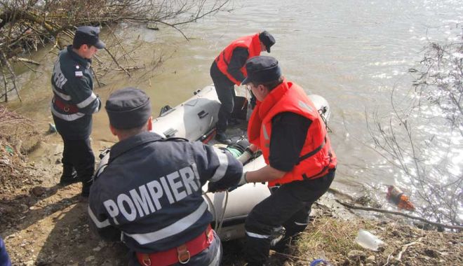 ALERTĂ LA TULCEA! Un copil și un bărbat sunt căutaţi după ce ar fi dispărut pe Lacul Razelm