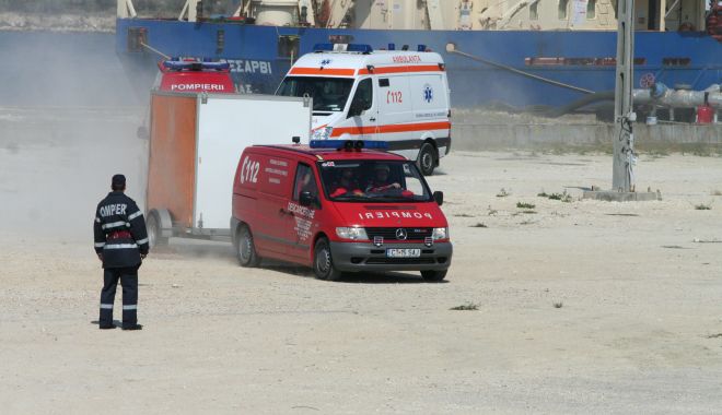 La un pas de înec, în Portul Constanța! Au intervenit pompierii - inecport-1591381721.jpg