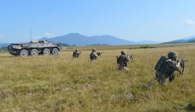 Infanteriștii se instruiesc pentru 