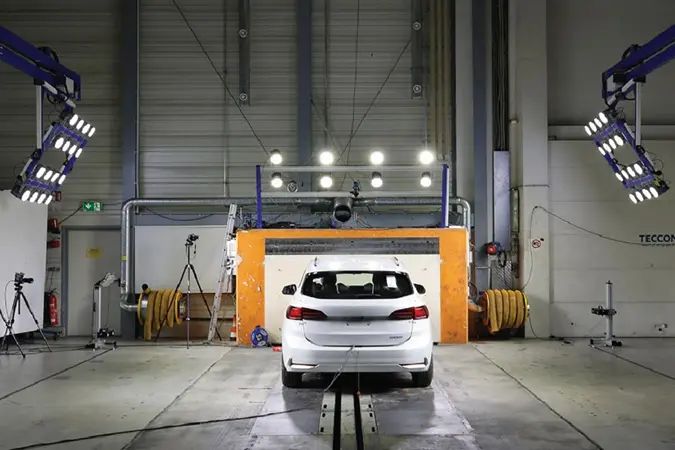 INFO economic: industria auto, bitcoin, imobiliare - info-economic-1752494056.jpg