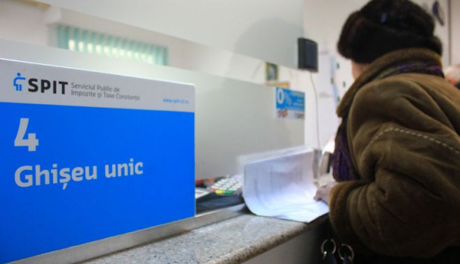 Vor să scape de o mare grijă! Înghesuială la ghișeele de impozite și taxe - inghesuialaspit-1547137263.jpg