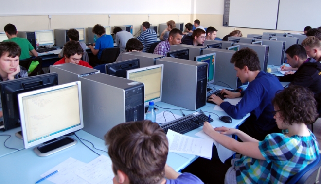 Studenții liberali, inițiativă pentru introducerea orelor de IT în ciclul gimnazial - initiativastudentiliberalioreit-1474475148.jpg