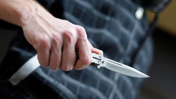 Copil de 10 ani înjunghiat pe stradă, în fața mamei lui - injunghiat-1579453045.jpg
