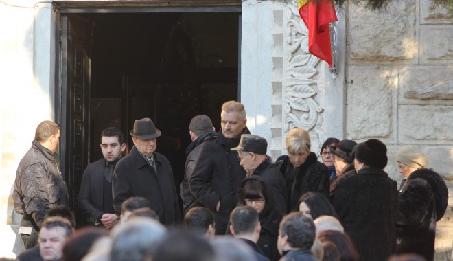 Incidente la slujba de înmormântare a lui George Parteca - inmormantaregeorgeparteca21-1325686717.jpg