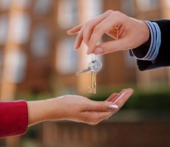 Chirie sau rată la apartament? Vezi spun ce analiștii - inregiesaucuchirie-1308740534.jpg