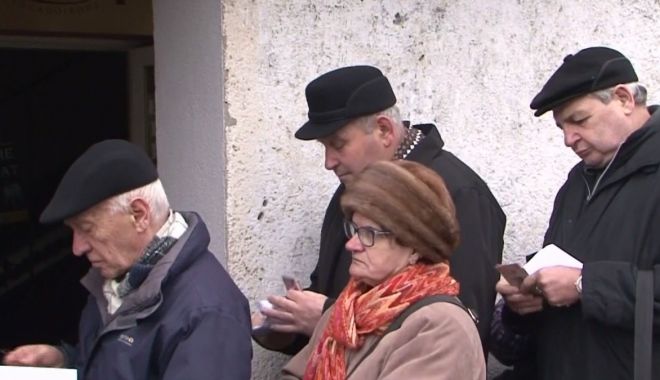 INS: A scăzut numărul mediu de pensionari cu 13.000 de persoane - insascazutnumarulpensionarilor-1576701903.jpg