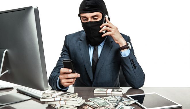 O bătrână i-a trimis peste 11.000 de euro unui bărbat cunoscut pe internet - inselatorietelefonmetodapremiul-1542807034.jpg