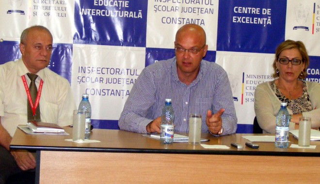 Anomalii legislative - cei cu nota 8 prind resturile - inspectorat-1345483952.jpg