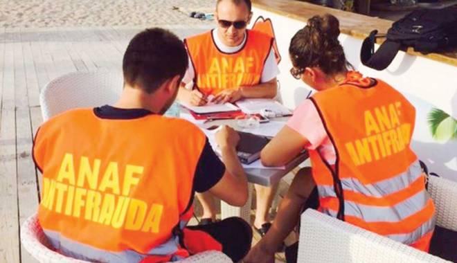 Inspectorii antifraudă fiscală au dat amenzi de 699.941 lei pe litoral - inspectoriiantifrauda-1438011475.jpg