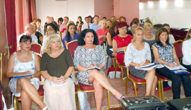 Inspectorii de limba română și-au dat întâlnire la Constanța - inspectoriideromana-1410098217.jpg