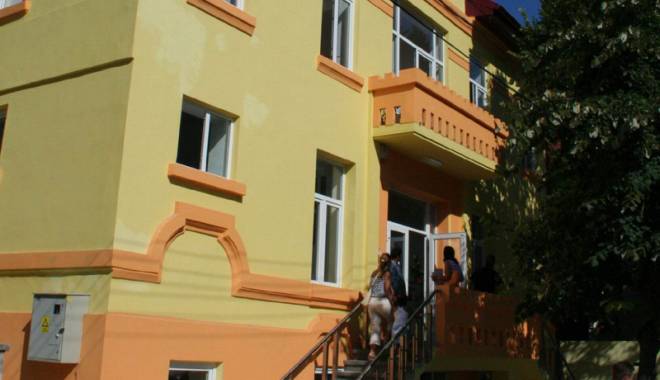 Inspectorii școlari constănțeni  intră în febra examenelor - inspectoriiscolari-1431971220.jpg