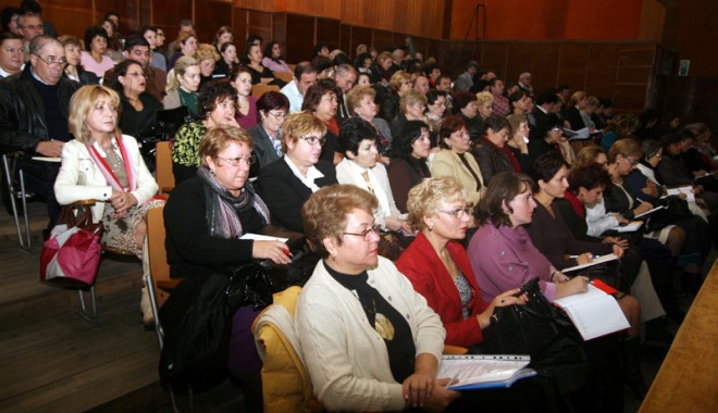 Inspectorul general  se întâlnește cu directorii școlilor - inspectorulgeneralse-1390241112.jpg