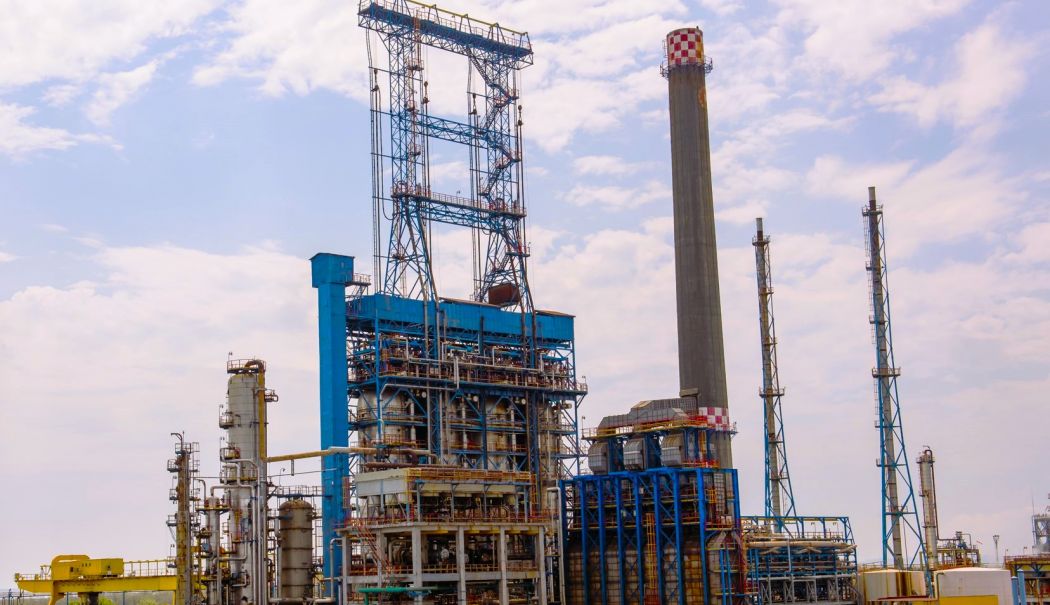 Prețuri mai mici la vânzarea cocsului de la Petromidia - instalatie-cx--petromidia-1751031310.jpg