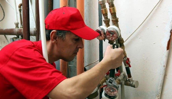Cum poți obține un certificat  de calificare primind bani - instalator-1320335627.jpg