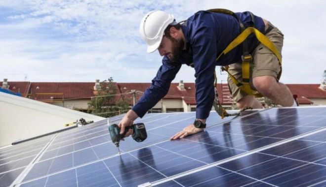 Casa Verde Fotovoltaice 2023: Ce trebuie să facă beneficiarii car nu au instalator