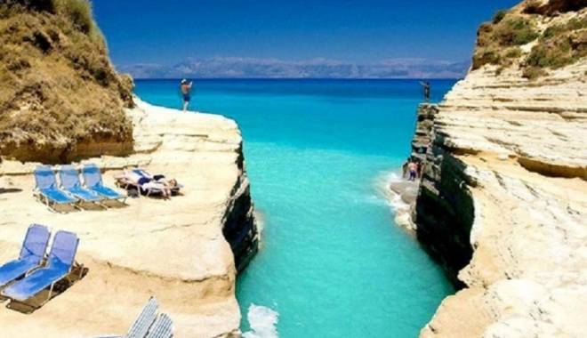 Warren Buffet își cumpără insulă în Grecia - insula-1437311714.jpg