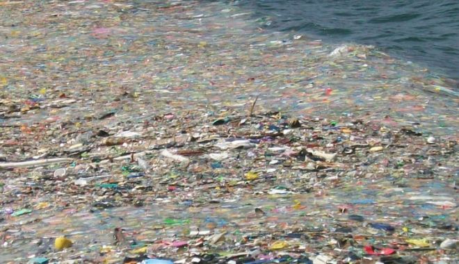 Insula de gunoaie din Pacific a ajuns de 3 ori cât Franța! - insuladeplastic-1522050573.jpg